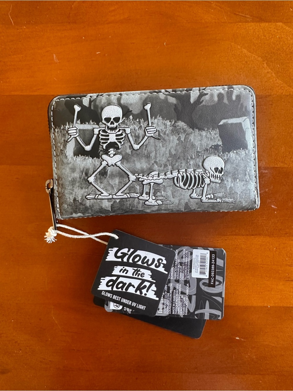 Loungefly x Disney Skeleton Glow-In-The-Dark Zip Wallet - Black
